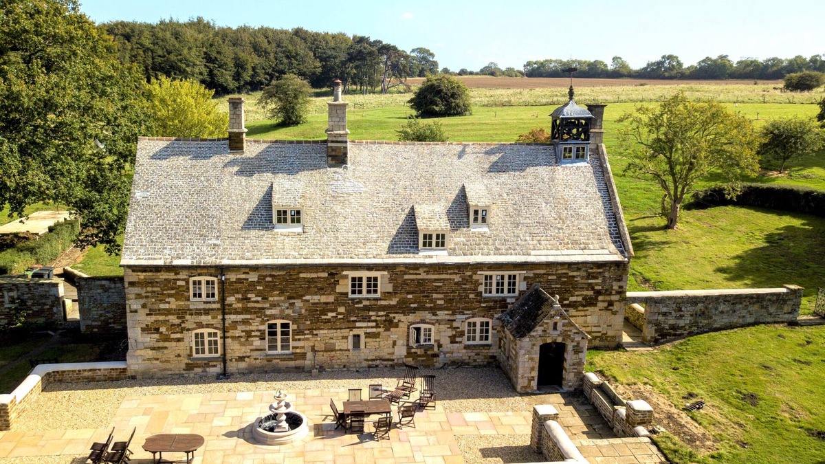 Knipton House | 5 bedroom Manor in private parkland with idyllic countryside and lake views