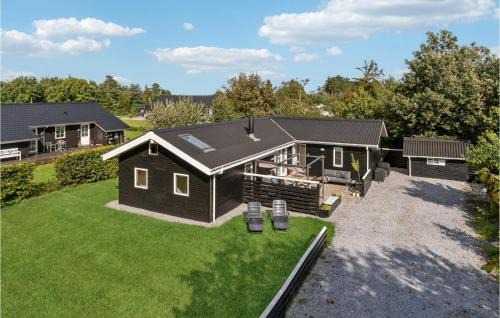 Haslevgarde House | 5 Bedroom Nice Home In Hadsund