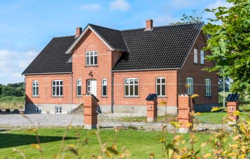 Nyborg House | 5 Bedroom Nice Home In Nyborg
