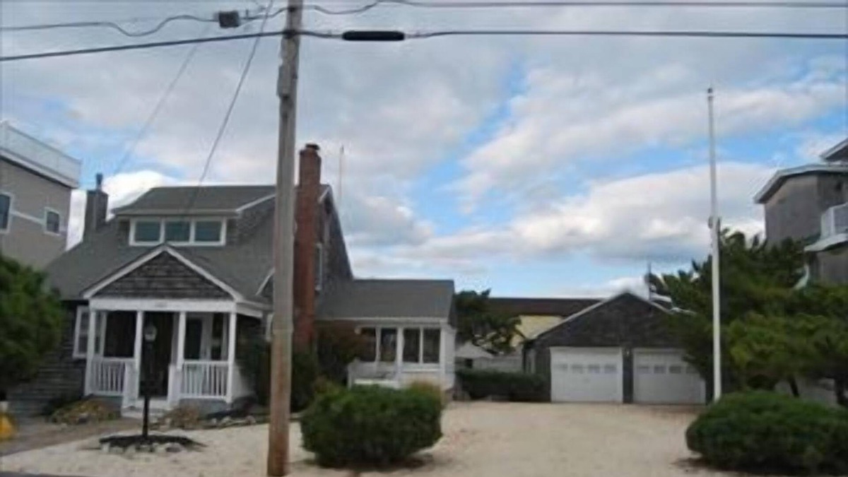 Beach Haven Terrace House | 5 Bedroom Oceanside Home!!!!!!!!