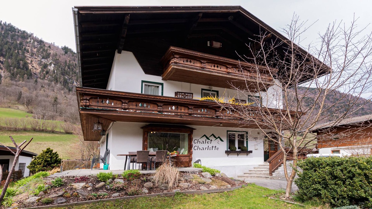 Fusch an der Grossglocknerstrasse Ski Chalet | 5 Bedroom Self Catered Chalet