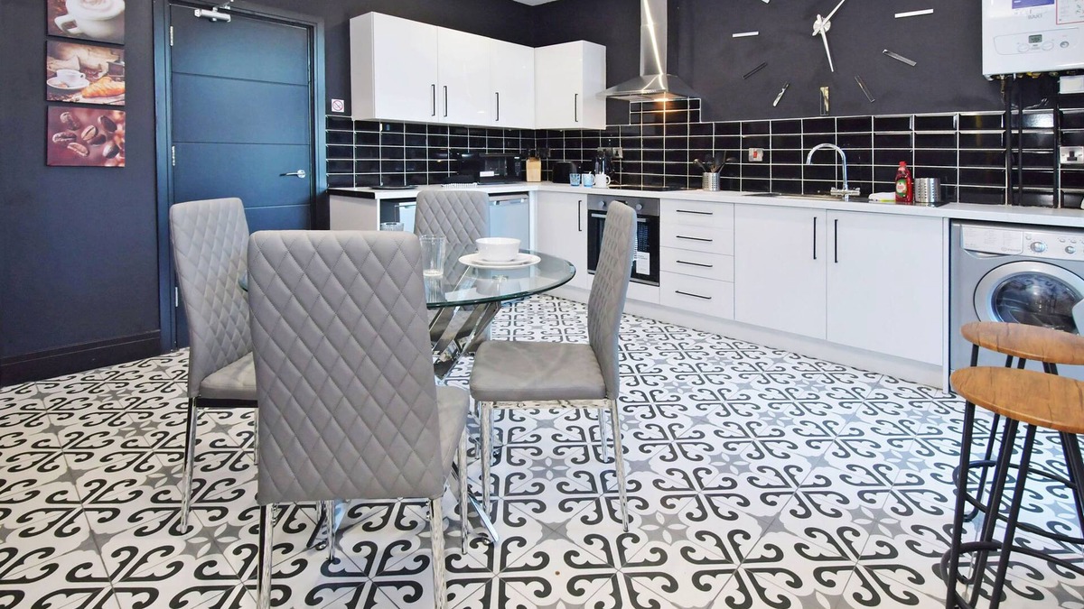 Crewe House | 5 Bedroom Townhouse @ Henry Street Crewe