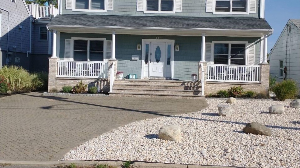Point Pleasant Beach House | 5 Bedroom summer rental 1.5 blocks to beach
