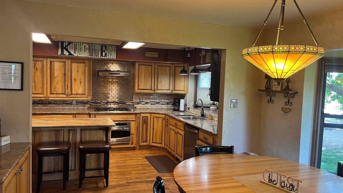 Mead House | 5-bedroom vacation home Mead,Co./Easily access I-25 DenverBoulderFtCollinsEstes