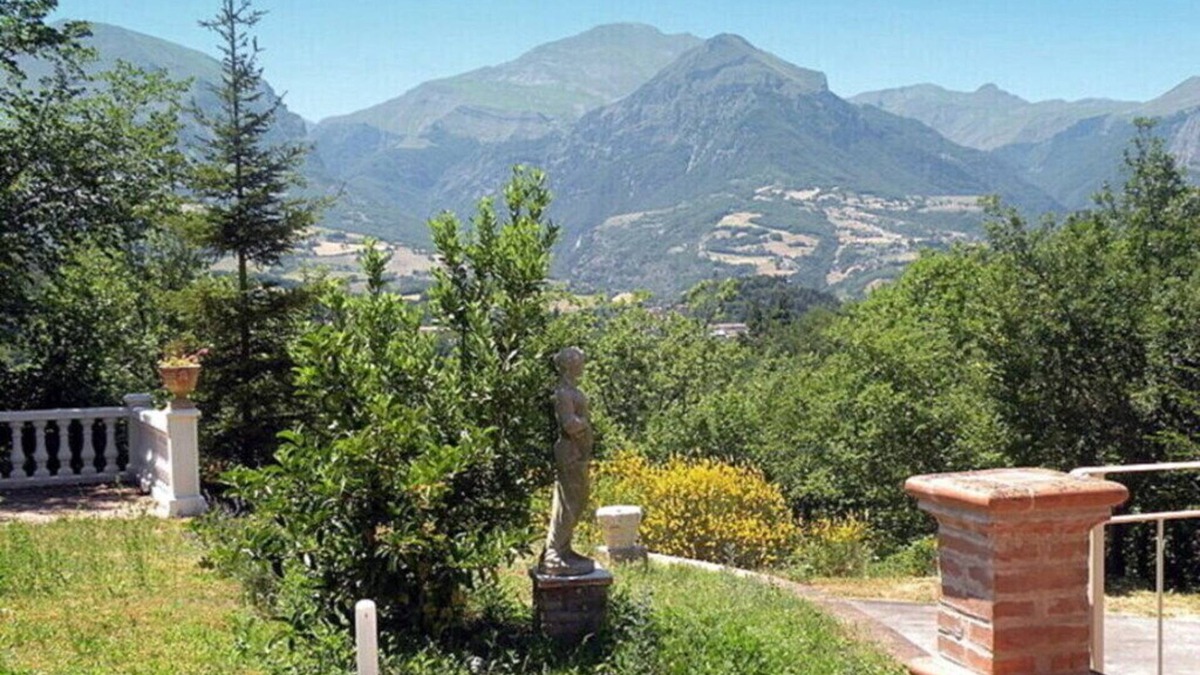 Montefortino Villa | 5 Bedroom Villa in Montefortino