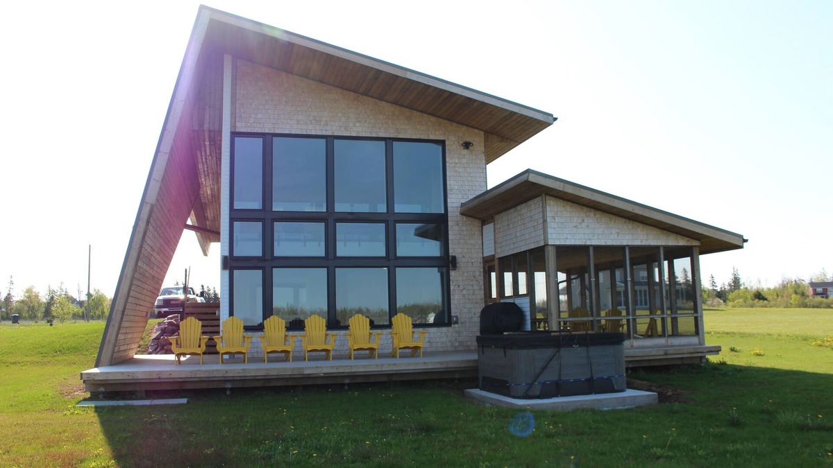 West Covehead House | 5-bedroom Waterfront Home In Brackley, Minutes To National Park Beaches