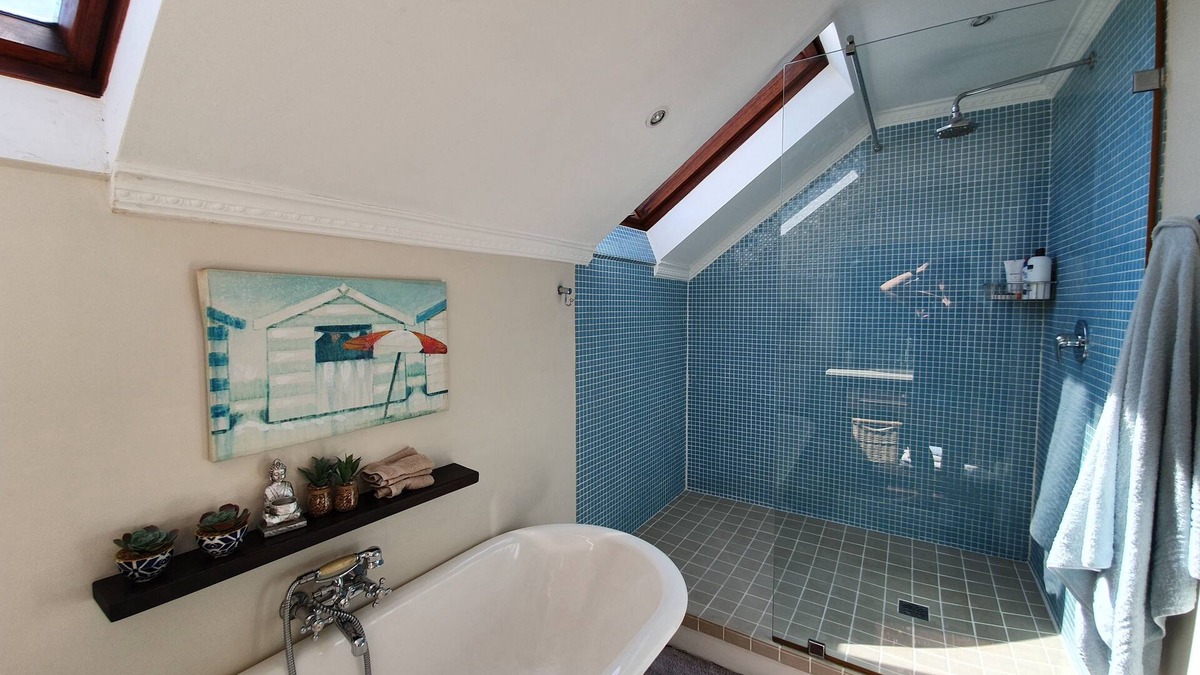 Rondebosch House | 5 bedroomed holiday home in the heart of Capw Town.
