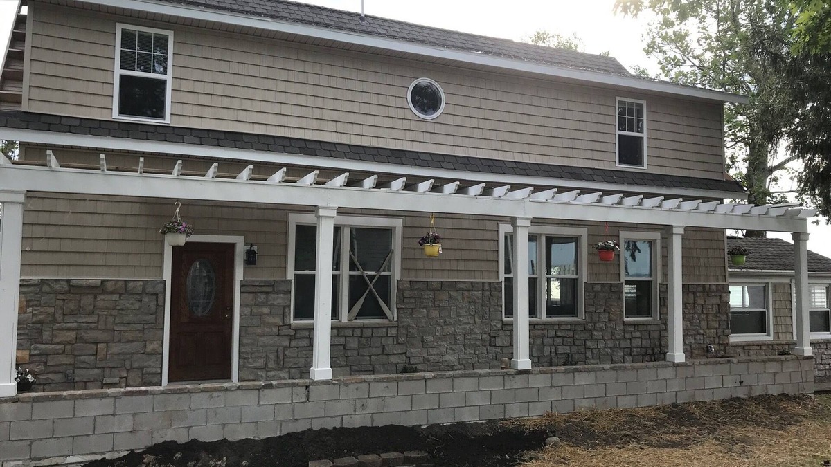 Gypsum House | 5 Bedrooms , 3.5 Bath Lakefront W/80' Private Sandy Beach