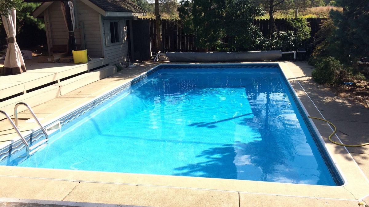 Bloomington House | 5 bedrooms with pool, decks and basketball court