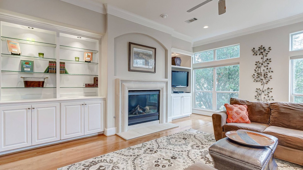 Washington Ave./ Memorial Park House | 5 beds-3802sf 4BR/3.5BA/2 car garage-Memorial Park