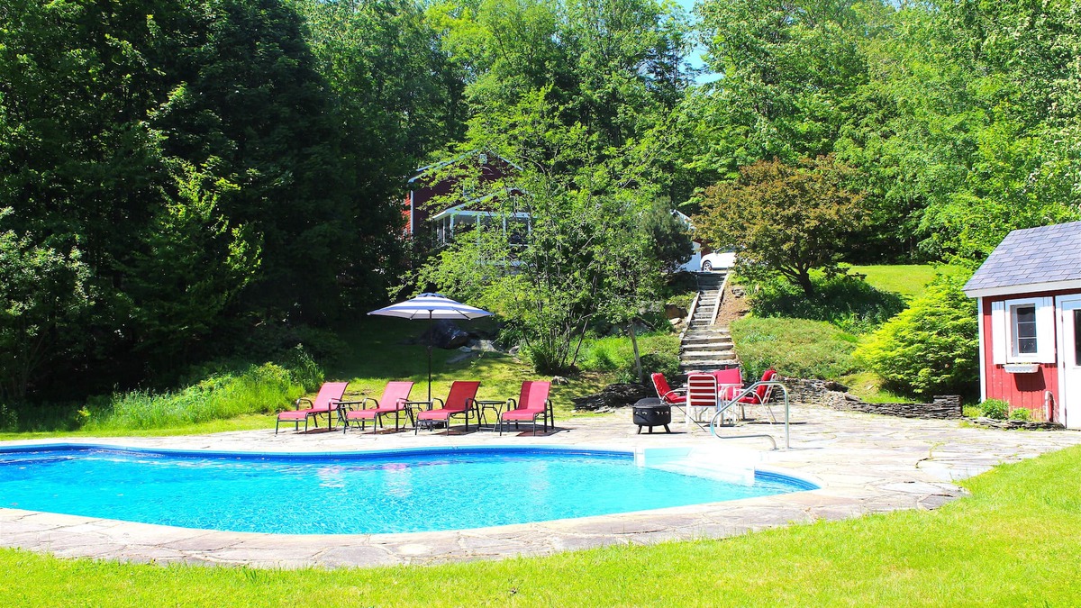 Killington House | 5 BR 3.5 Bath Killington Home with Hot Tub, Huge Dining Table, K1 Parking pass