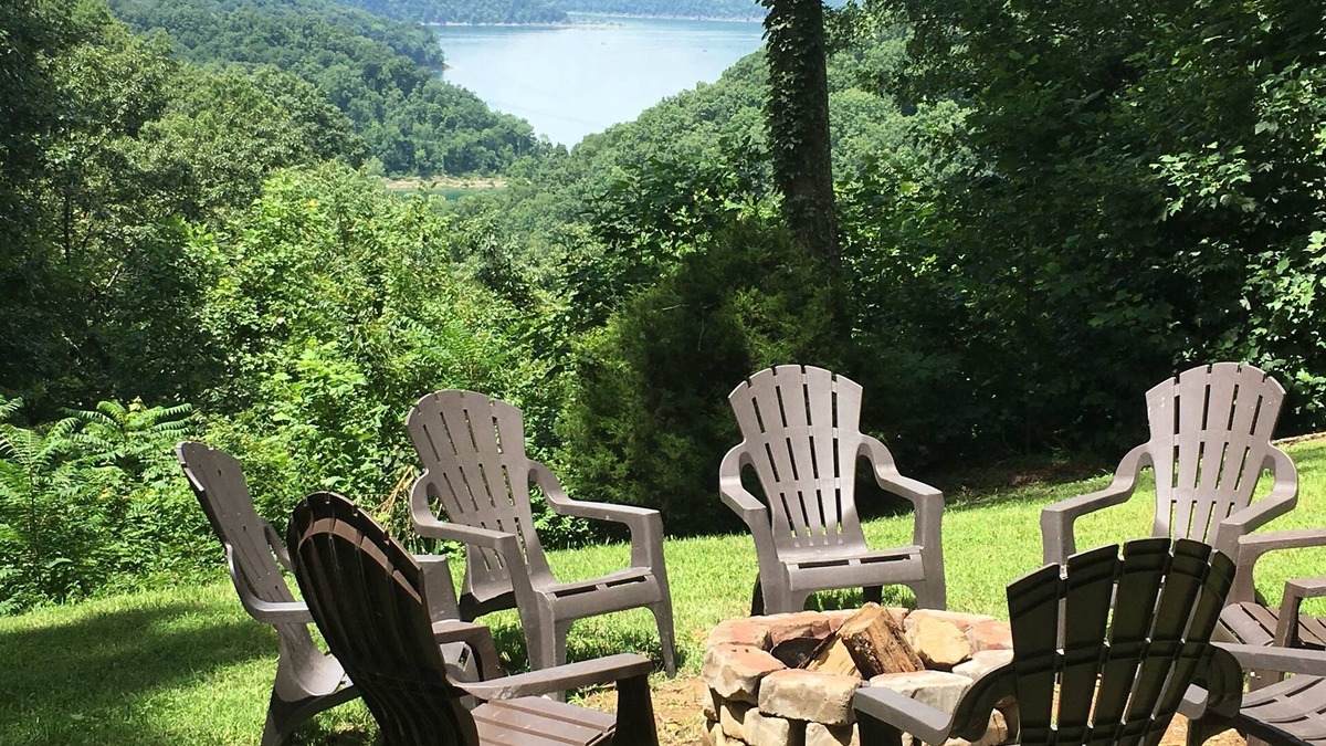 Sparta House | 5 BR, 3 King Beds, Fire Pit, Hot Tub, Game room! Amazing Year Round Lake View!