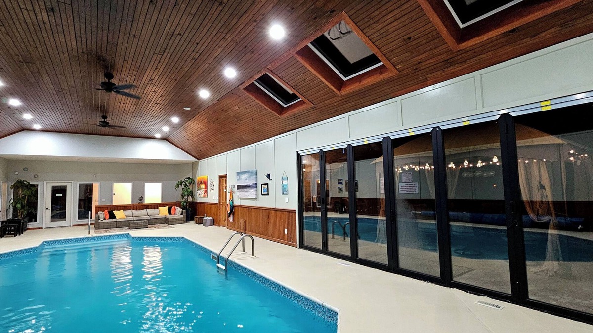 Bloomington House | 5 BR, Indoor heated pool, hot tub, sauna, two game rooms