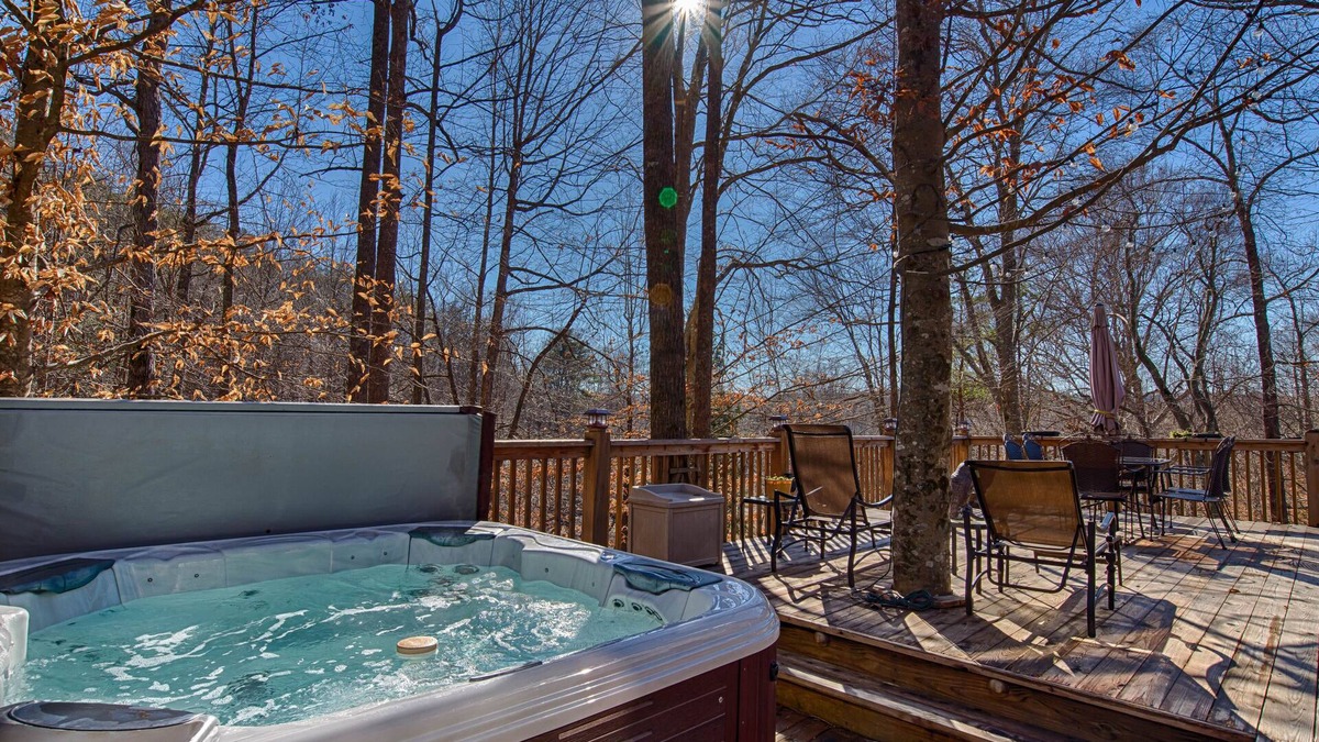 Rutherfordton Cabin | 5 BR Log Home - 5 Min/2.7miles to TIEC - with a Hot Tub on 18 acres "Creekside"