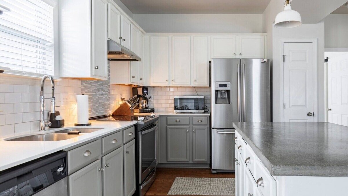 Spring Hill House | 5-BR Near Peter Jenkins Trail