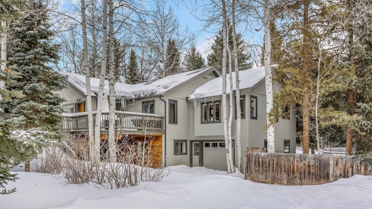 Aspen House | 5 BR Updated Aspen Home - Stunning Views