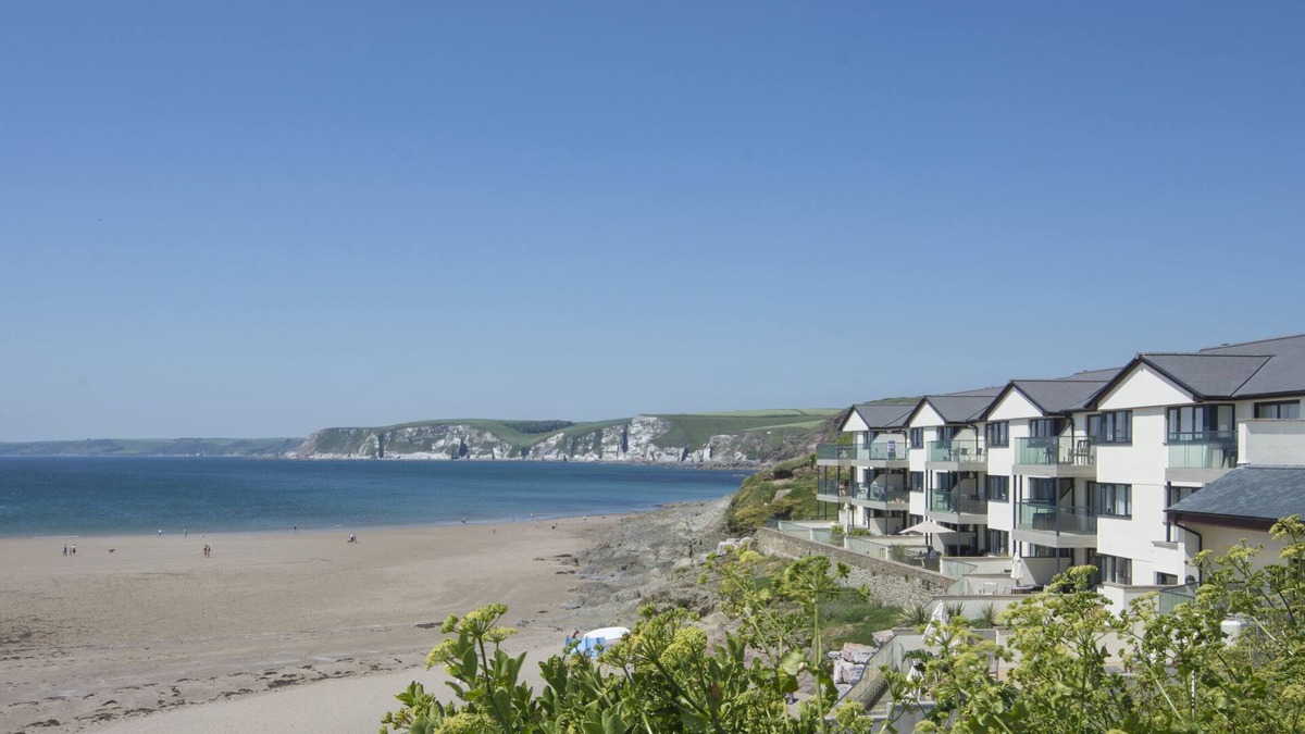 Bigbury-on-Sea Cottage | 5 BURGH ISLAND CAUSEWAY, pet friendly, with pool in Bigbury-On-Sea