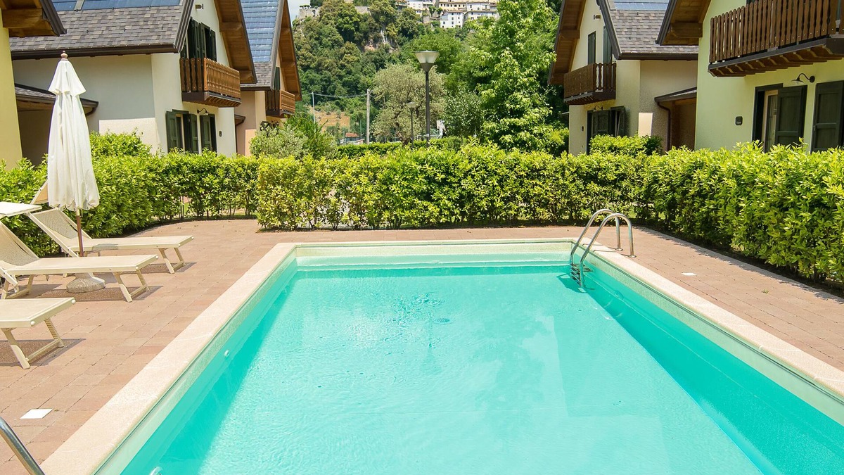 Coreglia Antelminelli House | 5 chalets with private pool. Pets welcome