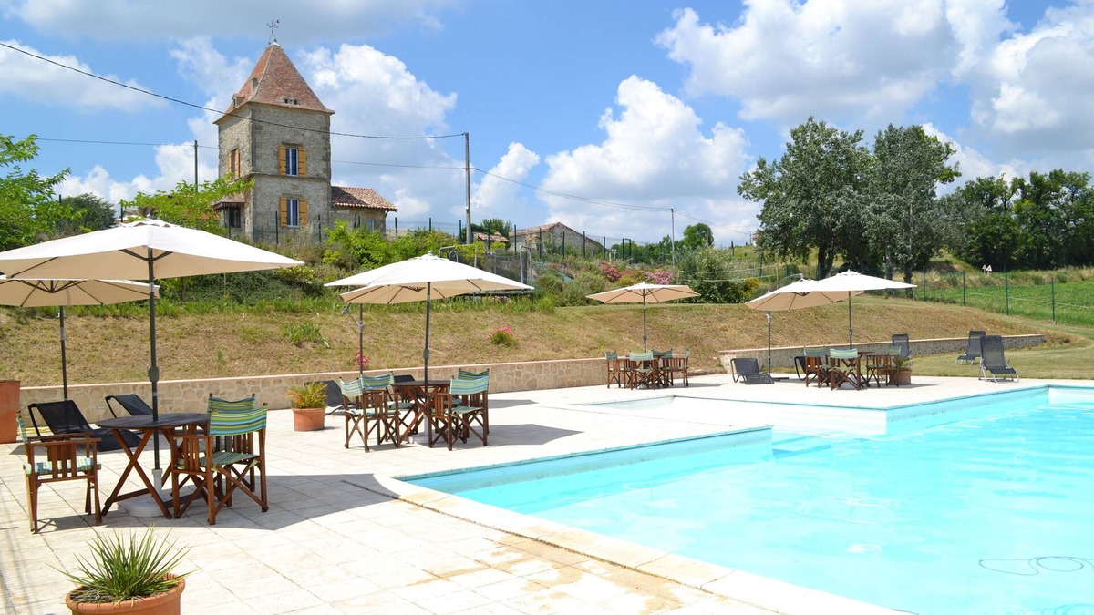 Brugnac House | 5 charming cottages with large swimming pool