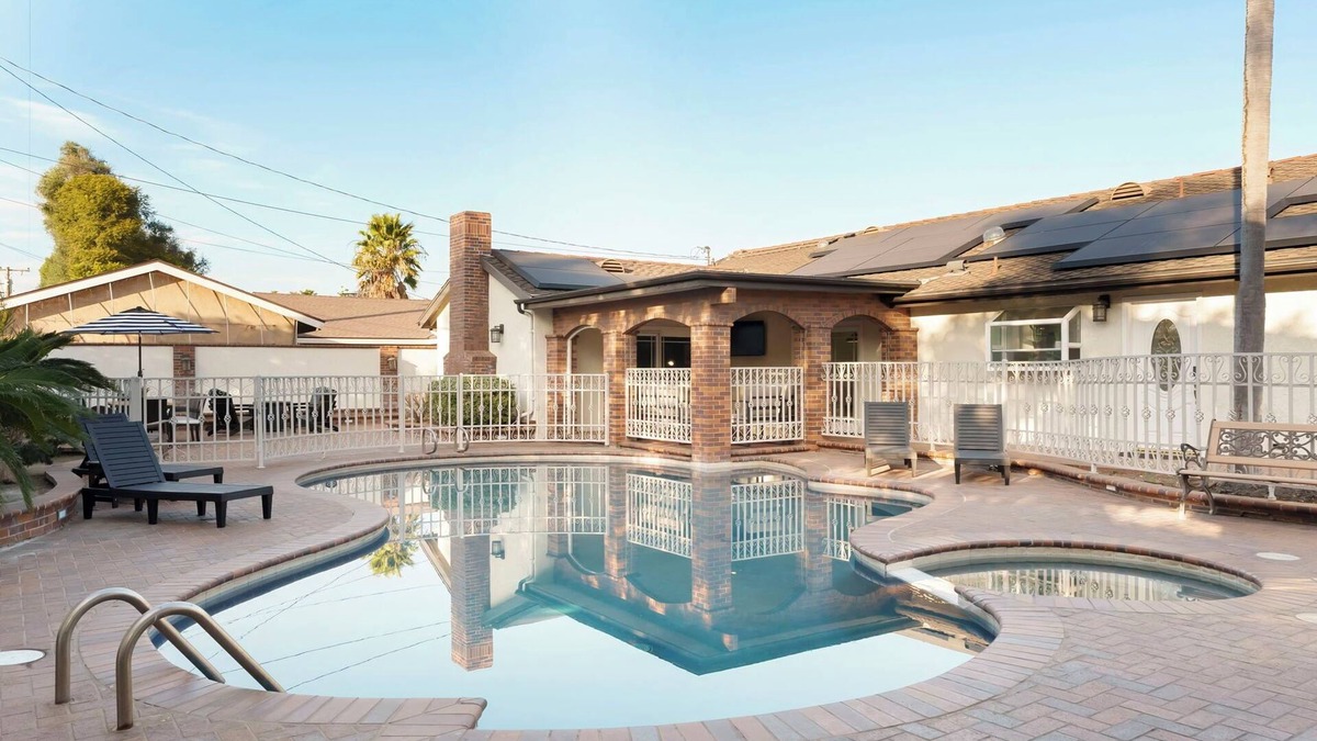 Northwest Anaheim House | 5 ★- Disney California Dream Home - Pool/Spa - Game Room - 2 mins to Disney