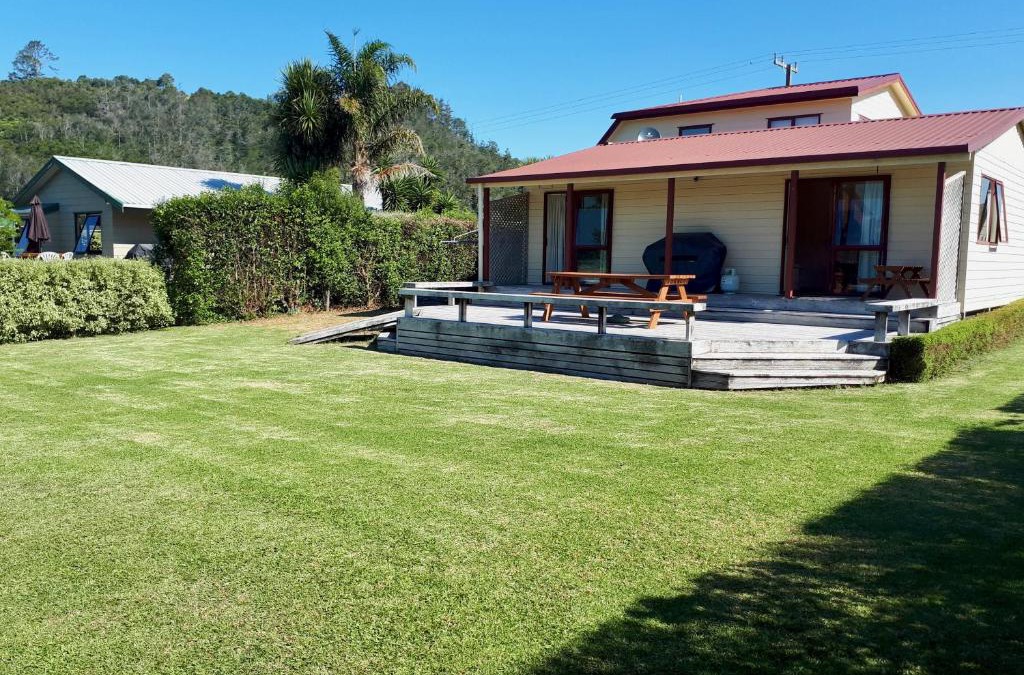 Hahei House | 5 Doors Down - Hahei Holiday Accommodation
