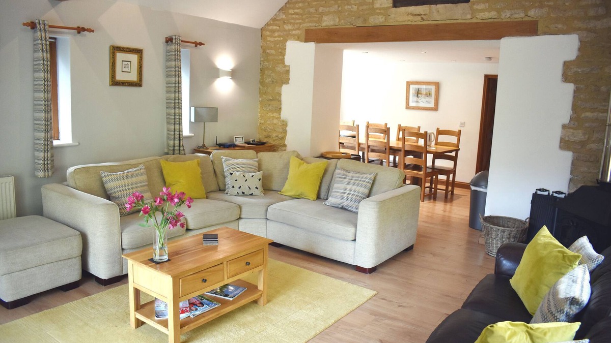 Compton Abdale House | 5* Gold Award Barn Conversion at the Heart of The Cotswolds