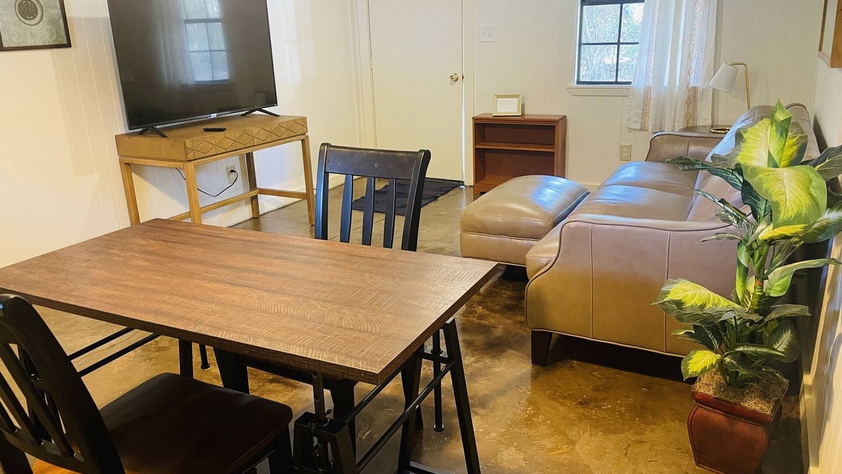 Folsom Apartment | #5 Hidden Akers -Peaceful, quiet, safe, relax, enjoy,country life. Pet friendly.