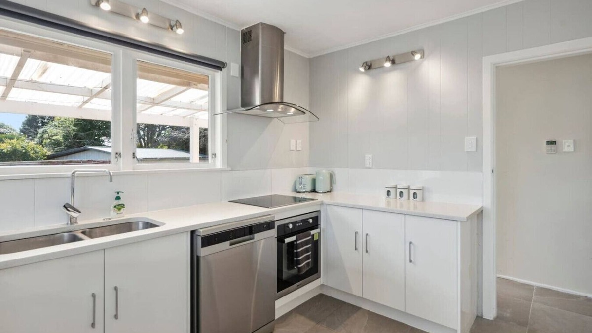 Springfield House | 5 Huia street Holiday House