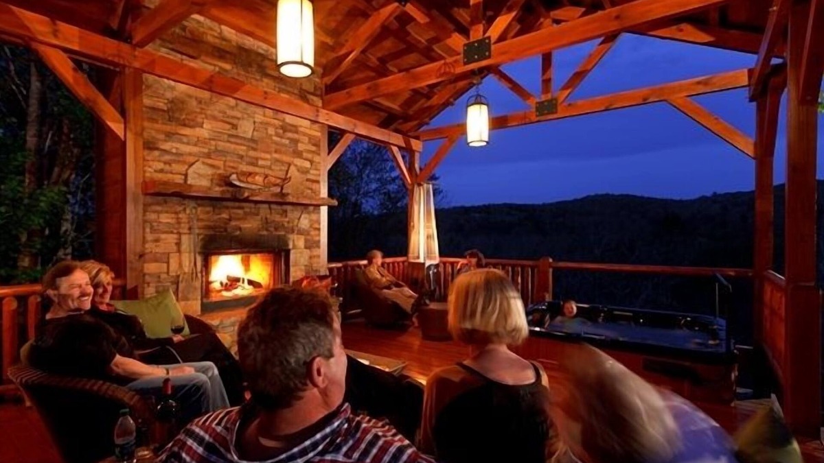 Dial Cabin | 5 King Suite Cabin – Mountain Views, Creek Access & Hot Tub