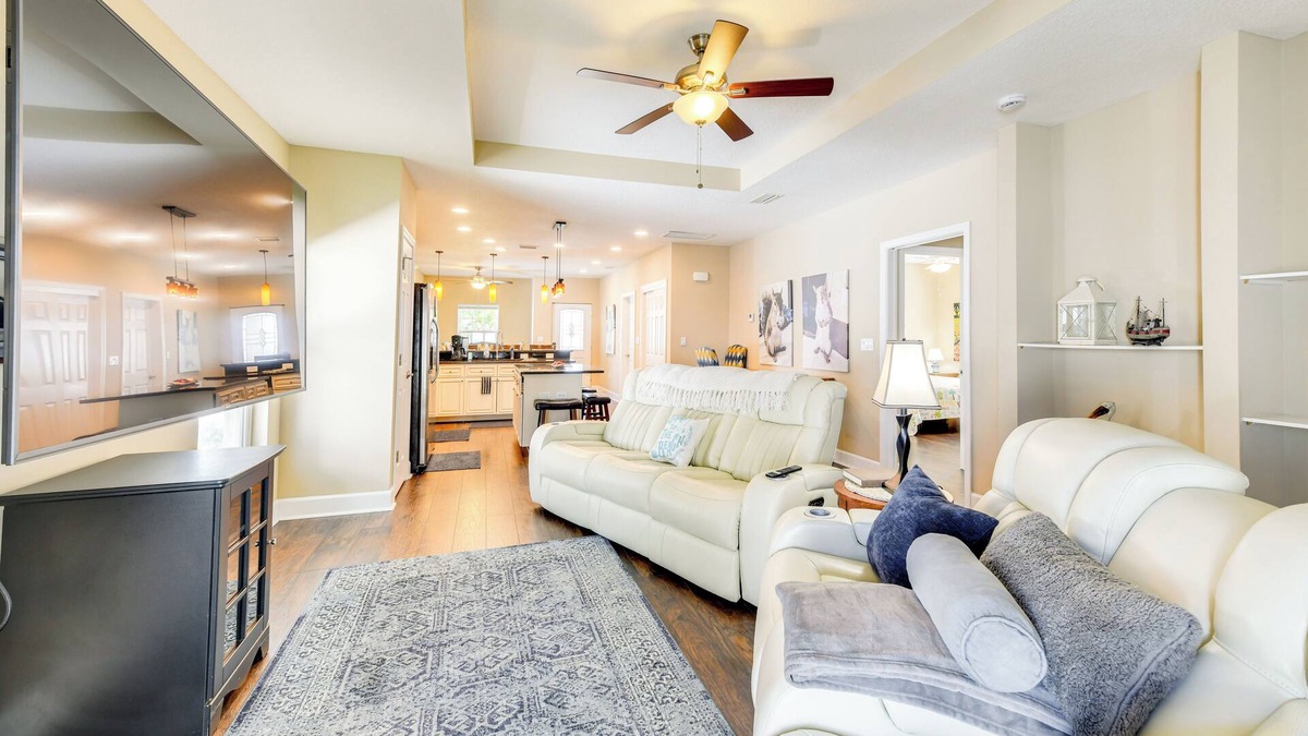 Vamo House | 5 Mi to Beach: Family Retreat in Sarasota!
