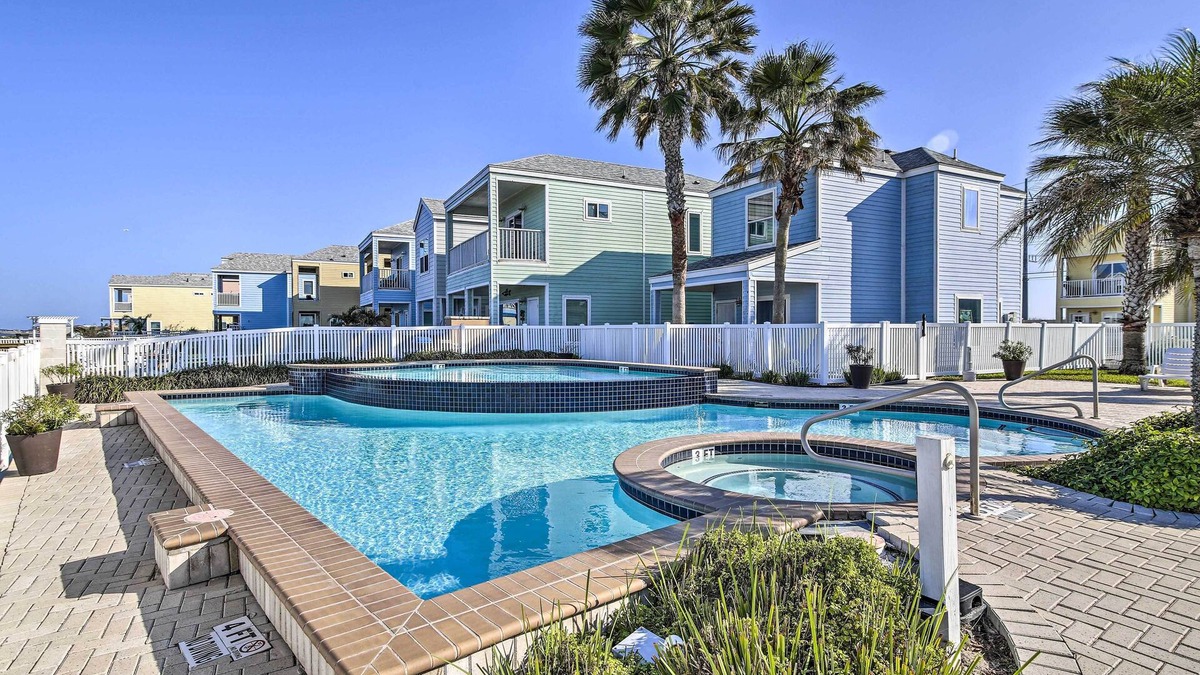 Port Isabel House | 5 Mi to Beach: Pet-Friendly Port Isabel Home!