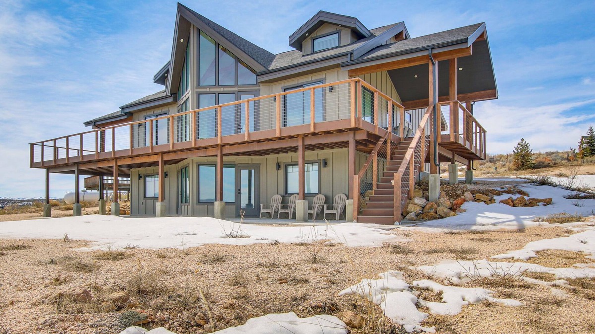 Sweetwater House | 5 Mi to Bear Lake State Park: Home w/Deck