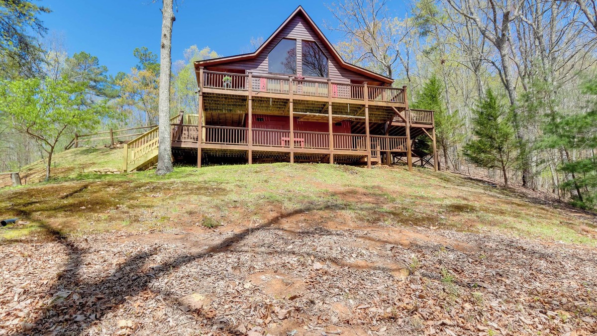 Murphy Cabin | 5 Mi to Cherokee Lake: Pet-Friendly Cabin w/Deck!
