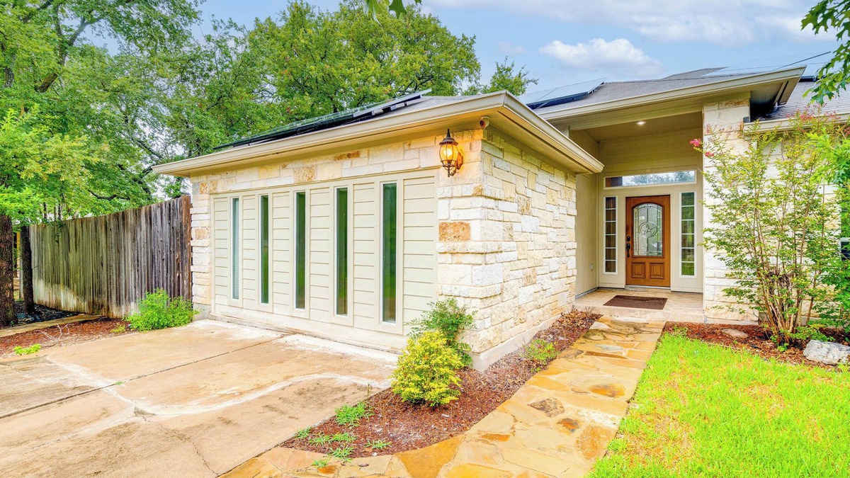 Leander House | 5 Mi to Lake: Cedar Park Home w/Outdoor Oasis