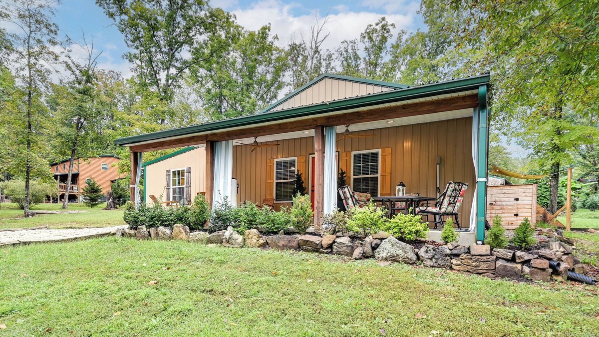 Clarkson House | 5 Mi to Nolin Lake: Family Home w/Hot Tub!