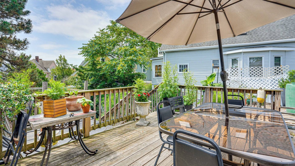Lynn Apartment | 5 Mi to Salem! Lynn Apt By the Sea w/Hot Tub
