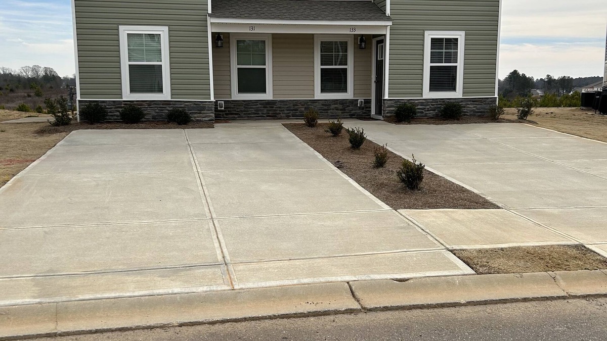 Pendleton House | 5 Miles from Clemson - Great for all the games - New 3/3 Townhome