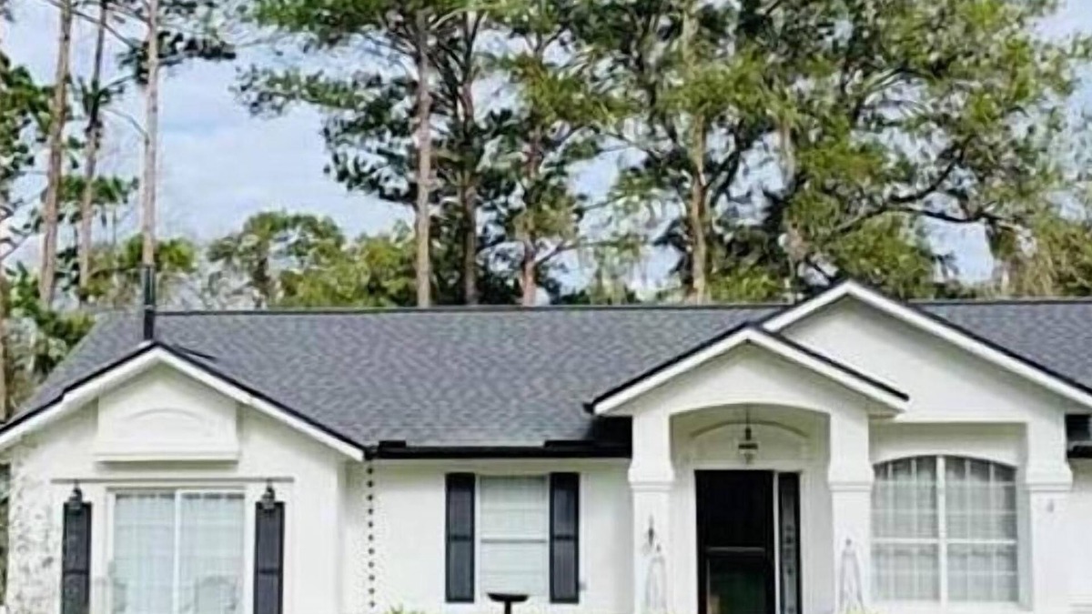 Fellowship House | 5 miles from WEC available for winter circuit Nov —April can discuss barn use