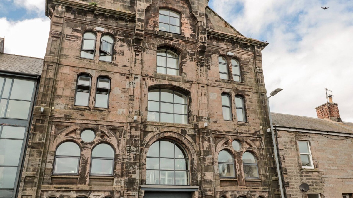 Tweedmouth Cottage | 5 MILL WHARF, romantic, country holiday cottage in Berwick-Upon-Tweed