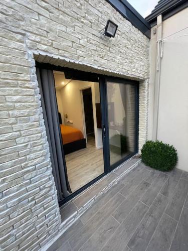 Bonlier Apartment | 5 min Airport Aéroport - Shuttle Navette - Parking