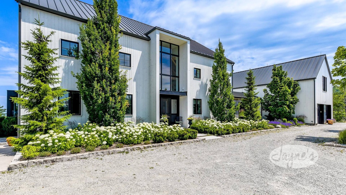 The Blue Mountains House | 5 Min to Georgian Peaks! Breathtaking 5bdrm 5bath Converted Barn - Blue Mtn!