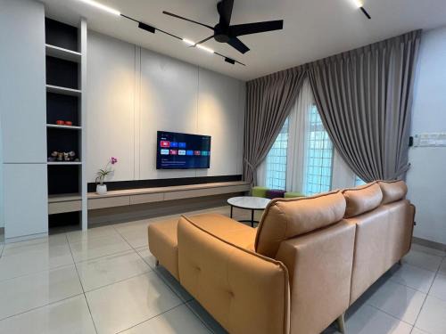 Batu Pahat House | 5 min to AeonBig , Old Street, BP Mall & D Garden Batu Pahat
