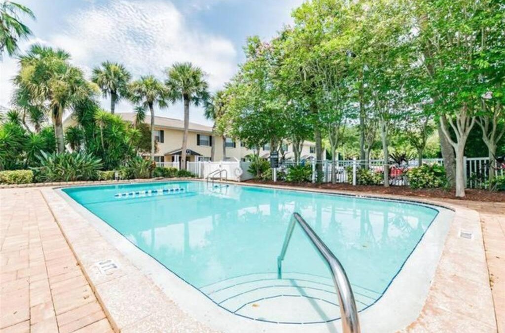 Anona Apartment | 5 min to Beach Renovated 2 Bed 2 Bath appt with Grill and Pool
