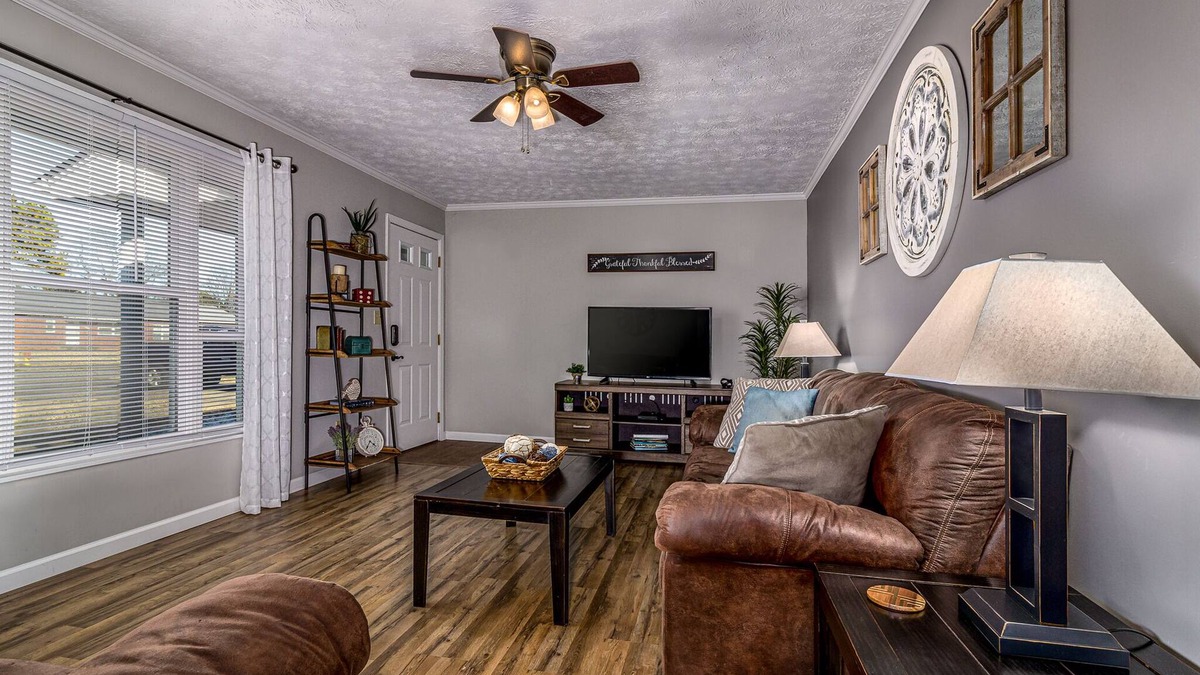 Jefferson City Apartment | 5 Min to CNU. EV Charger. Sevierville Knoxville