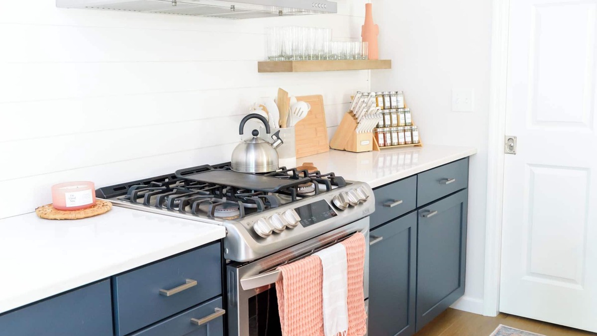 Bellvale House | 5 Min to Downtown Warwick, Wineries, Breweries, Hikes, Shops, & Greenwood Lake!