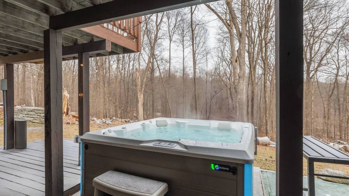 Glasser House | 5 min to Lake| Chic&Cozy| Hot Tub, 5 min to Lake| Chic&Cozy| Hot Tub