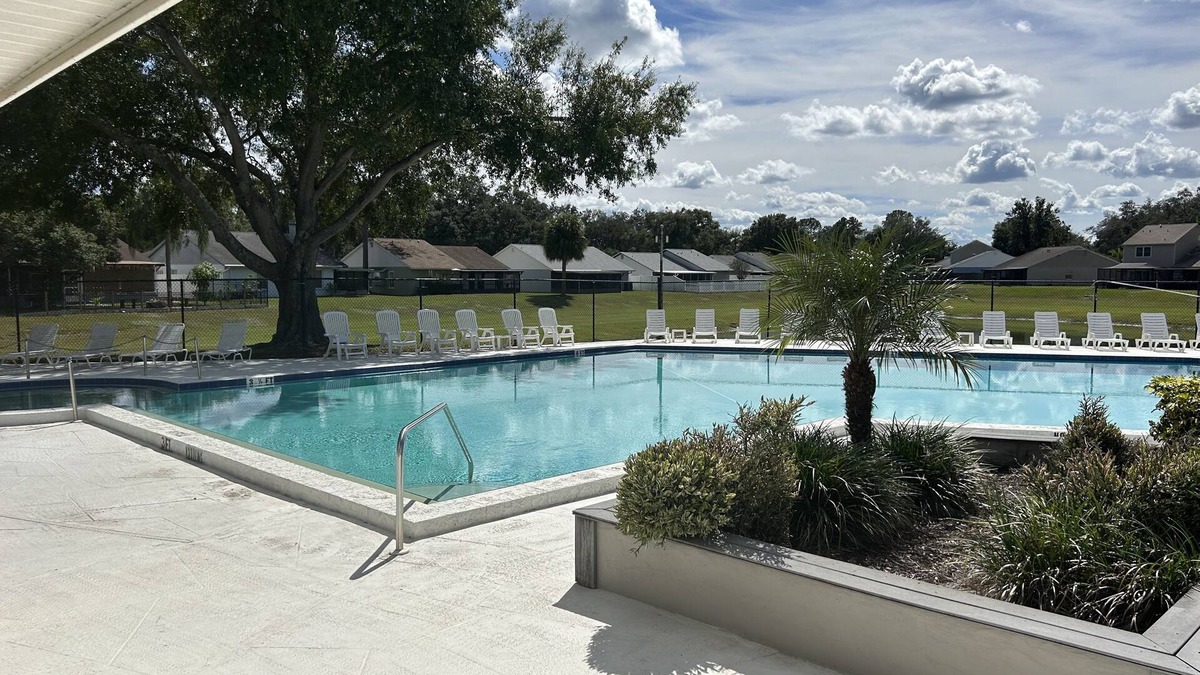 Lutz House | 5 min to the mall, great restaurants! Family sized house, fire-pit, Pet Friendly