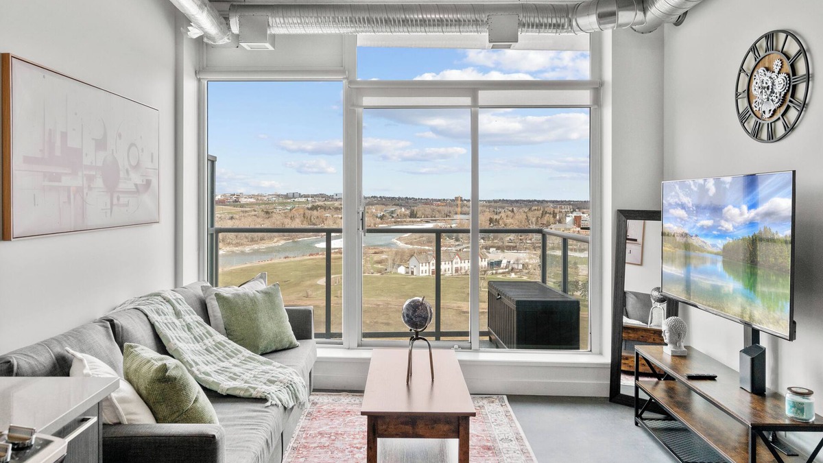 East Village Apartment | 5 min Walk to Saddledome | King Bed | Sofa Bed | AC | Beside Fort Calgary