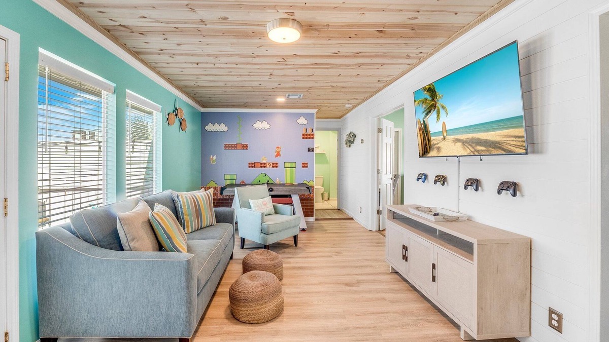 Holiday Beach House | 5 min walk to Beach~Sleeps 12~Arcade Games~4 Bdrm