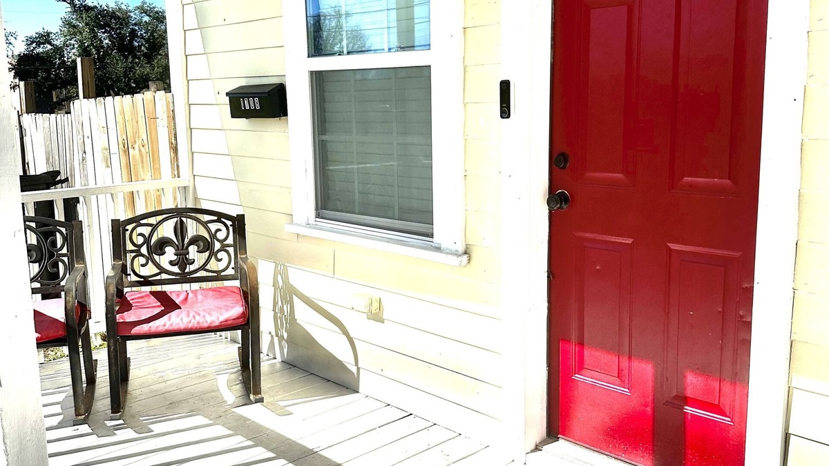 Kenner - Louis Armstrong International Airport House | 5 Mins From Airport! Cute Remodeled Historical Home